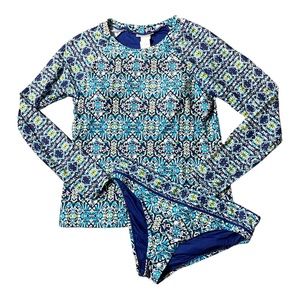 LA Blanka Women’s 2 piece swim wear, rash Gaurd top with built in Bra Size LARGE